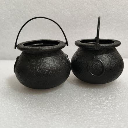 Factory direct wholesale of bulk 7cm multi-color mini buckets, Halloween Saint Patrick holiday ornaments, cross-border e-commerce.