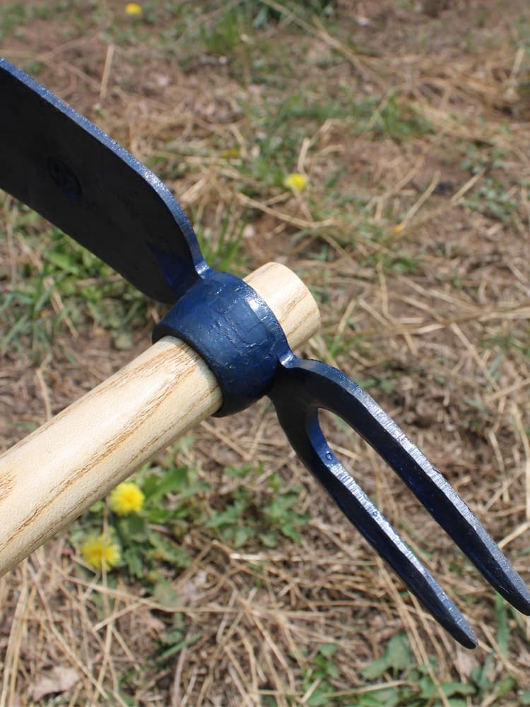 Fork pick, all-steel, portable, compact, outdoor treasure hunt, two-pronged fork hoe, dual-purpose mountaineering, multi-functional archaeological wooden handle small hoe