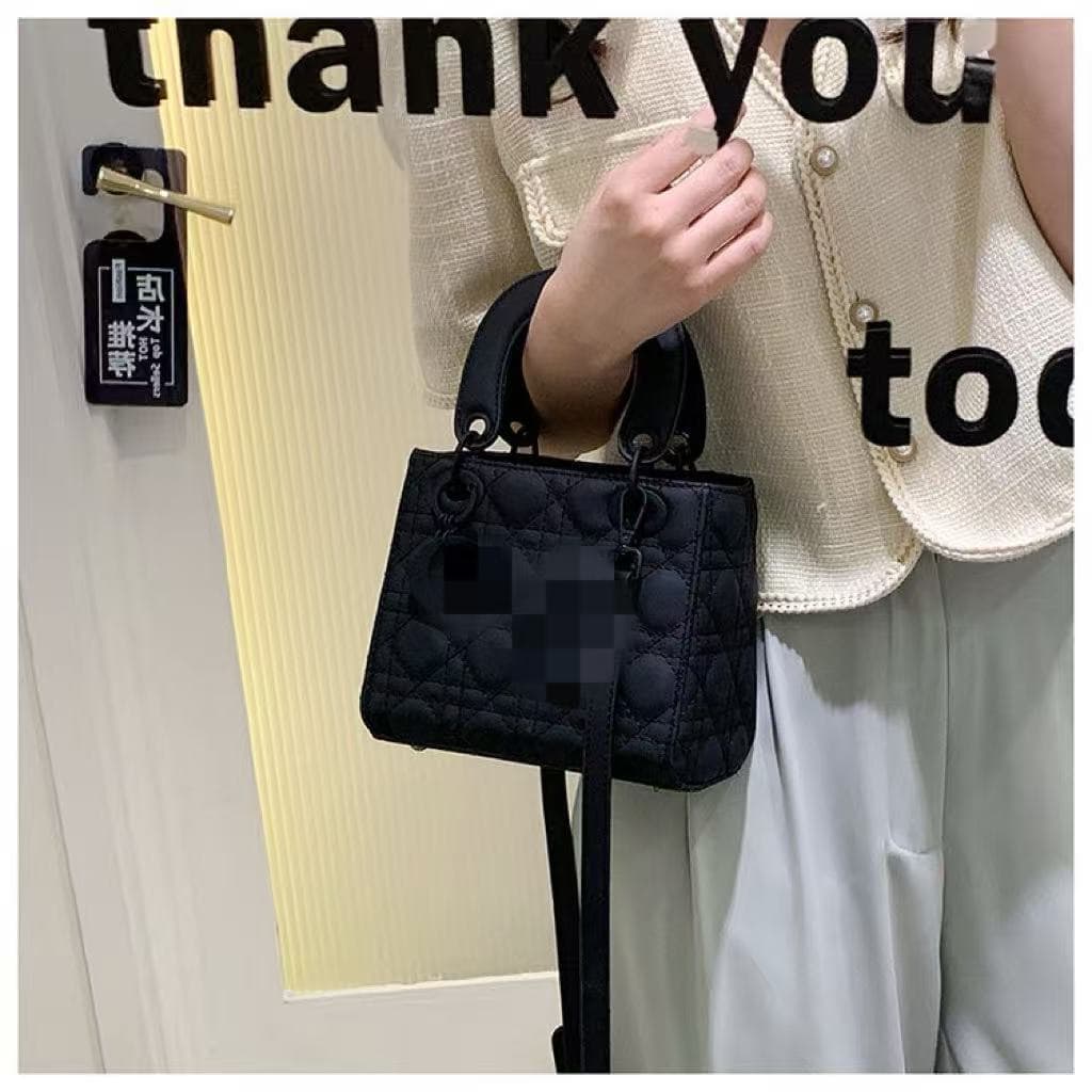 Textured Light Luxury Handbag for Women 2026 New Style High-End Matte Diamond Quilted Dai-Fei Versatile Handbag Shoulder Crossbody Bag