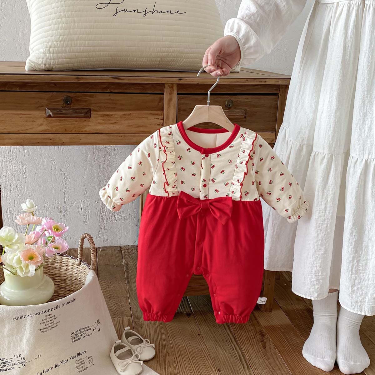 Baby onesie, winter baby girl's quilted and velvet spliced bow long crawling suit, newborn's festive New Year's greeting suit