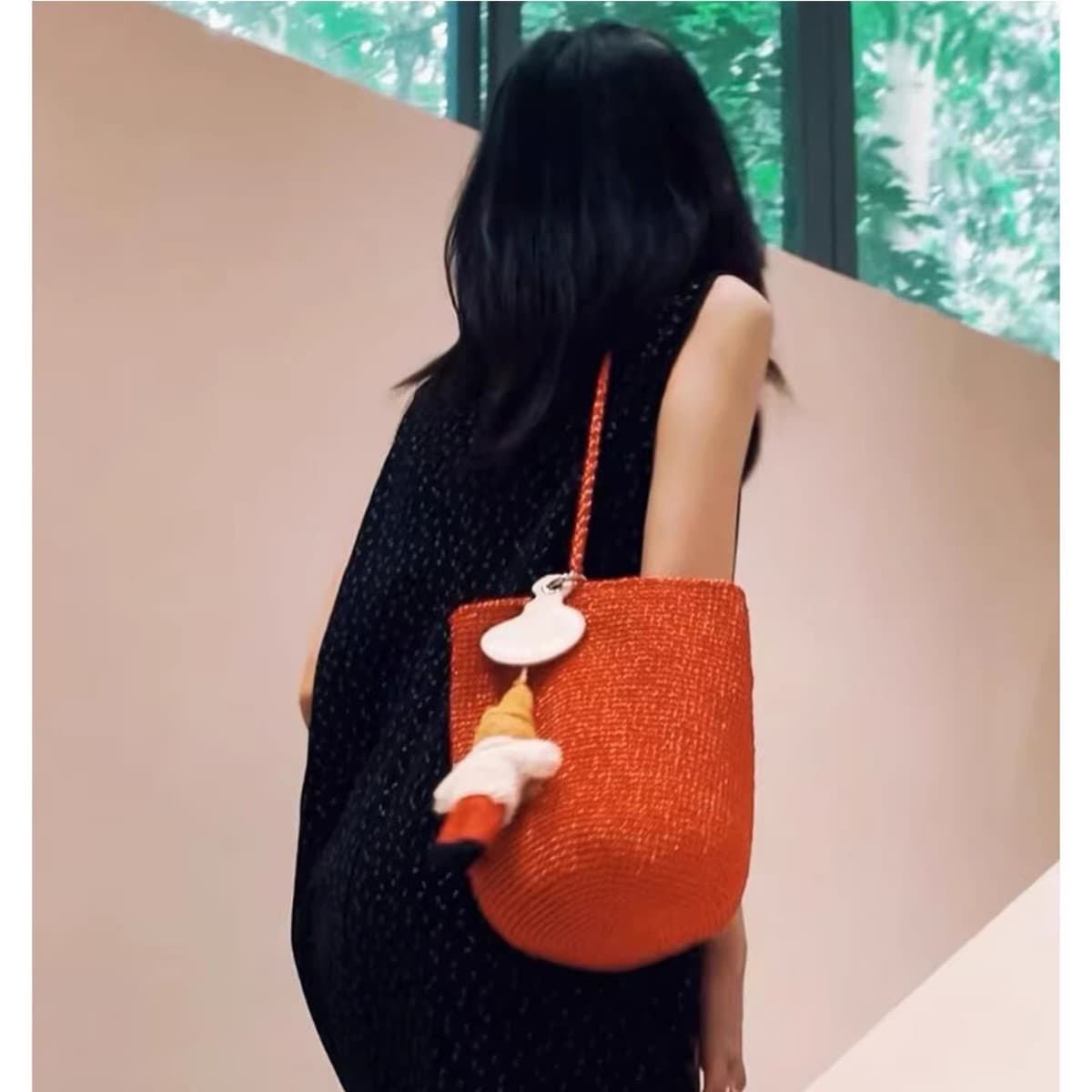 Red Woven Tote Bag for Women 2026 New Large Capacity Bucket Bag Niche Unique Commuter Shoulder Bag