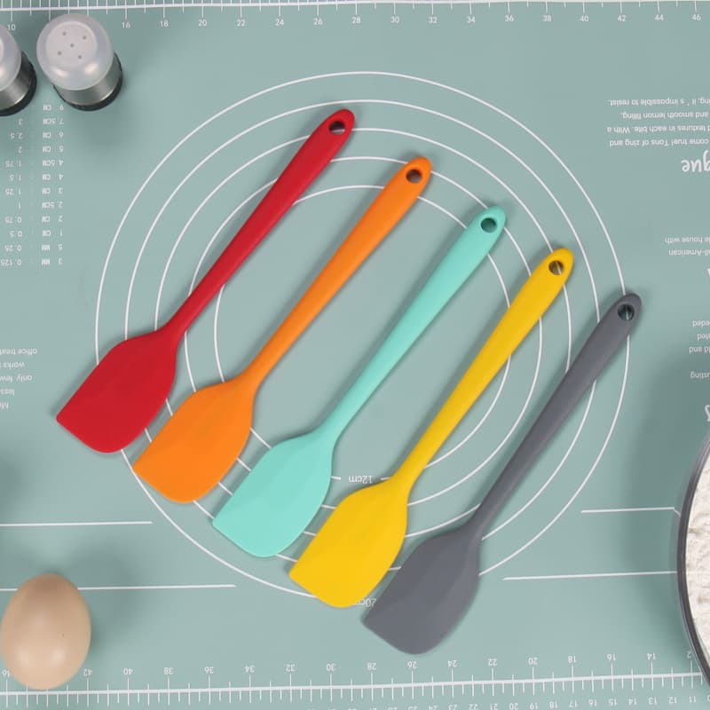 Small Silicone Integrated Full Cover Scraper Cake Spreader Mixing Knife Silicone Scraper Baking Tool Modern Simple Style