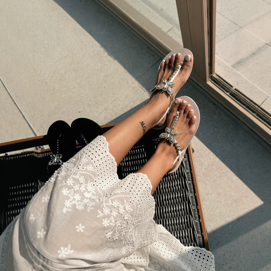 Zhe Tao 2023 New Rhinestone Bow Sandals Rubber Anti-Slip Elegant Versatile Casual Beach Sandals