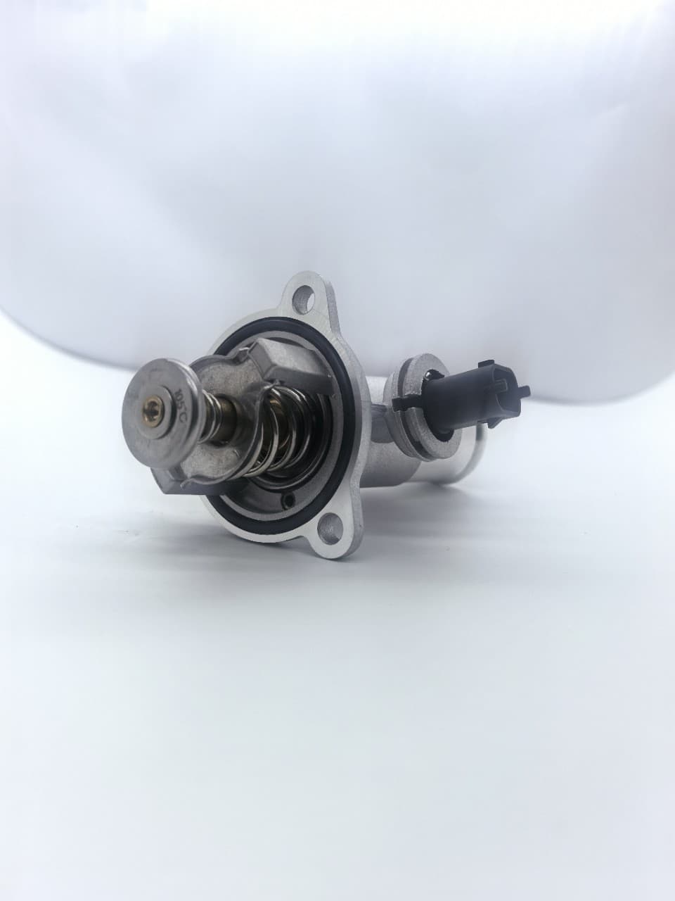 Thermostat assembly 24103693/2410999 for Chevrolet, original specifications.