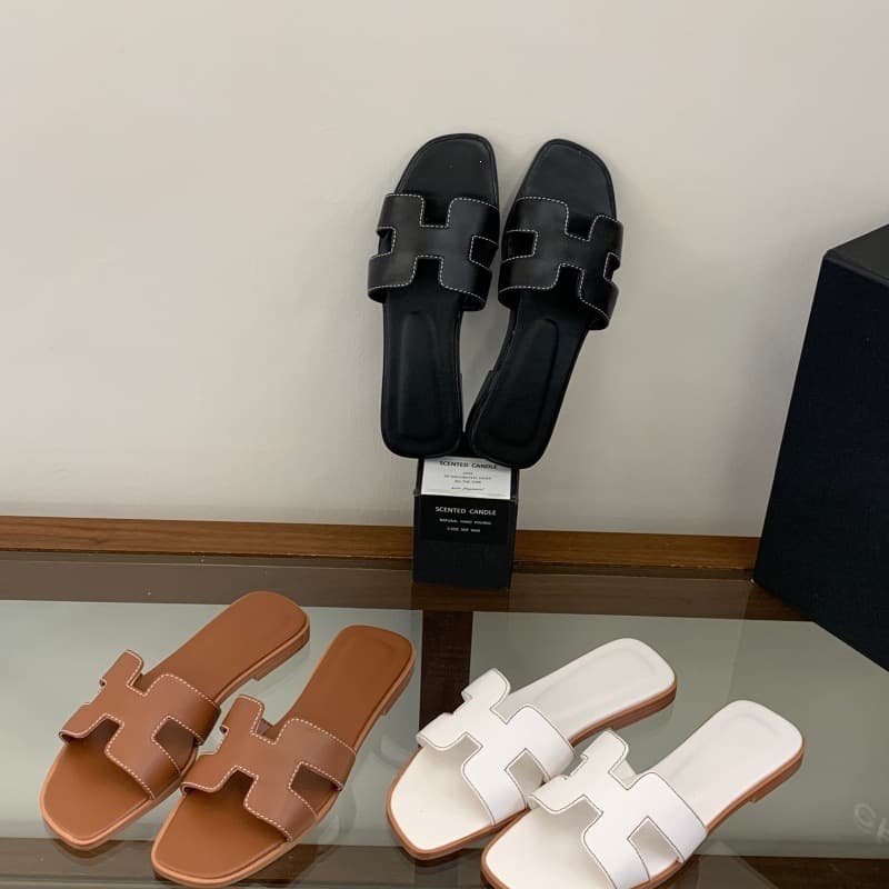 2026 Summer Sheepskin Casual Flat Sandals, Korean Classic Beach Palm Print H-Strap Flat Slides