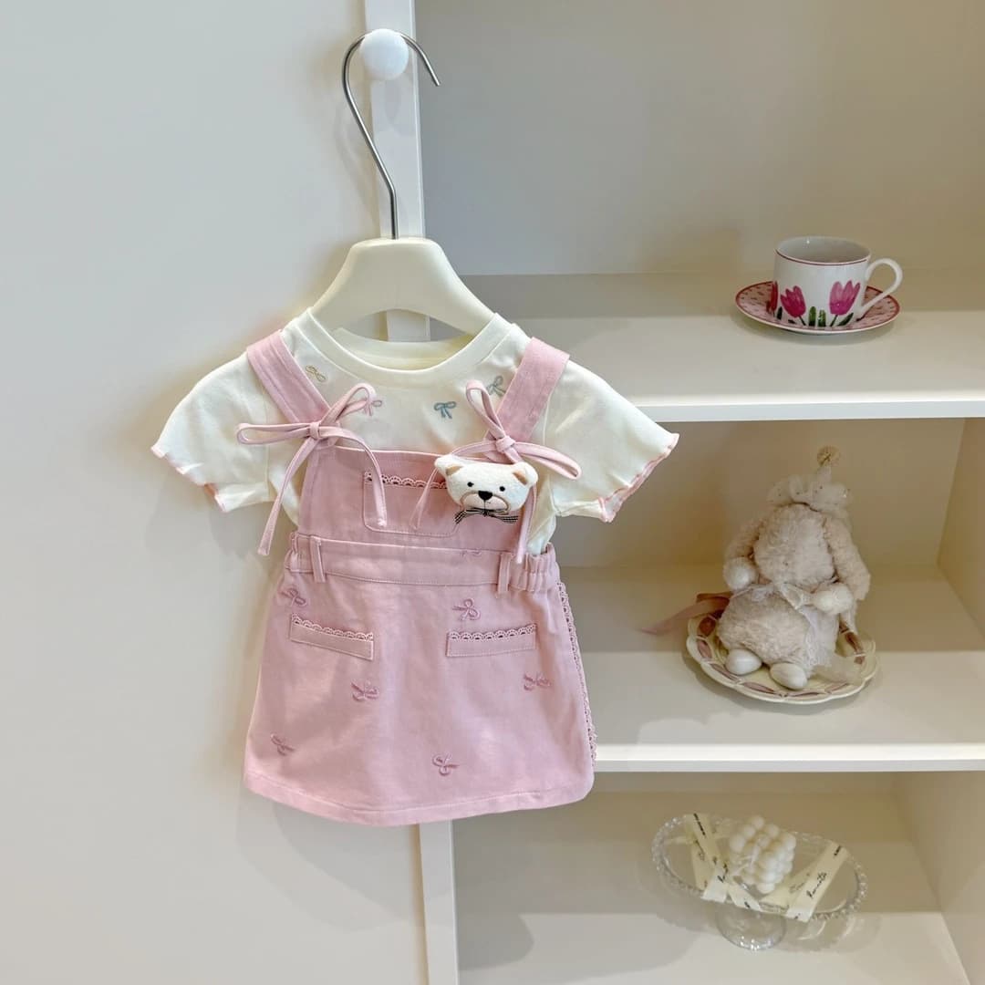 Tian Xiaosi's new summer cherry blossom pink! Baby girl's sweet and cool white pink bow suspender skirt T-shirt suit