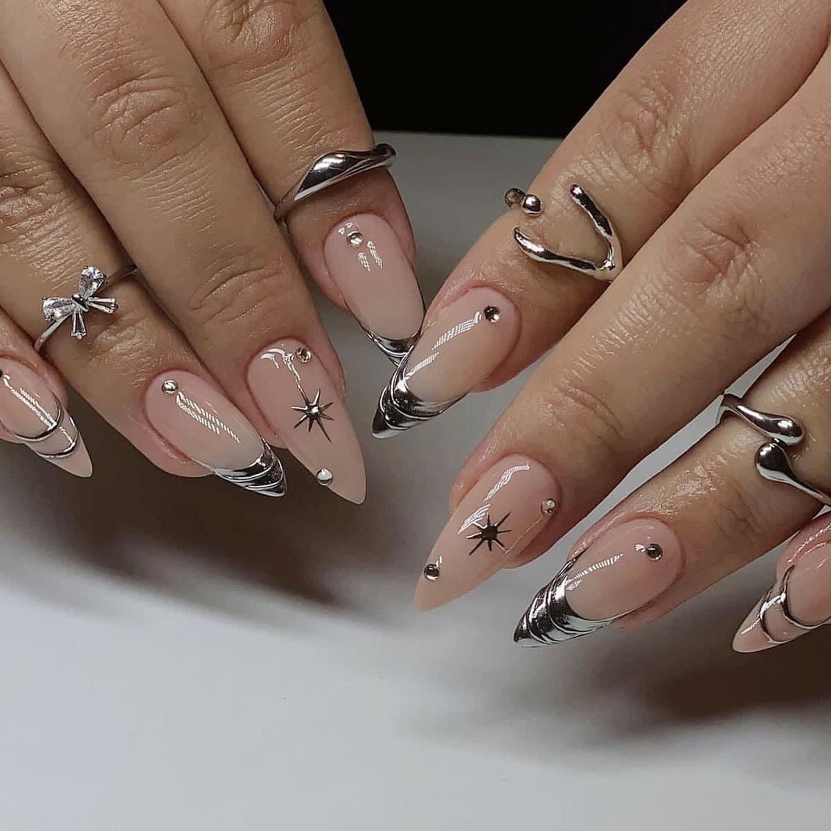 Removable French Style Nail Tips Almond Shaped Star Pattern Rhinestone Decorated False Nails Wearable Artificial Nails Manicure Stickers