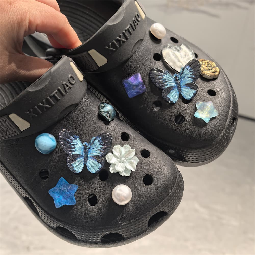 Xiaohongshu Same Style Butterfly Croc Shoe Charms DIY New Shoe Buckle Retro Oil Painting Flower Gem Decoration Accessories