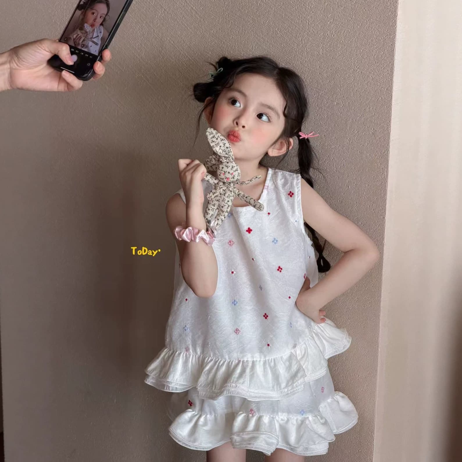 Girls Korean suit 2026 summer new style embroidered flower sleeveless top fungus skirt two-piece set