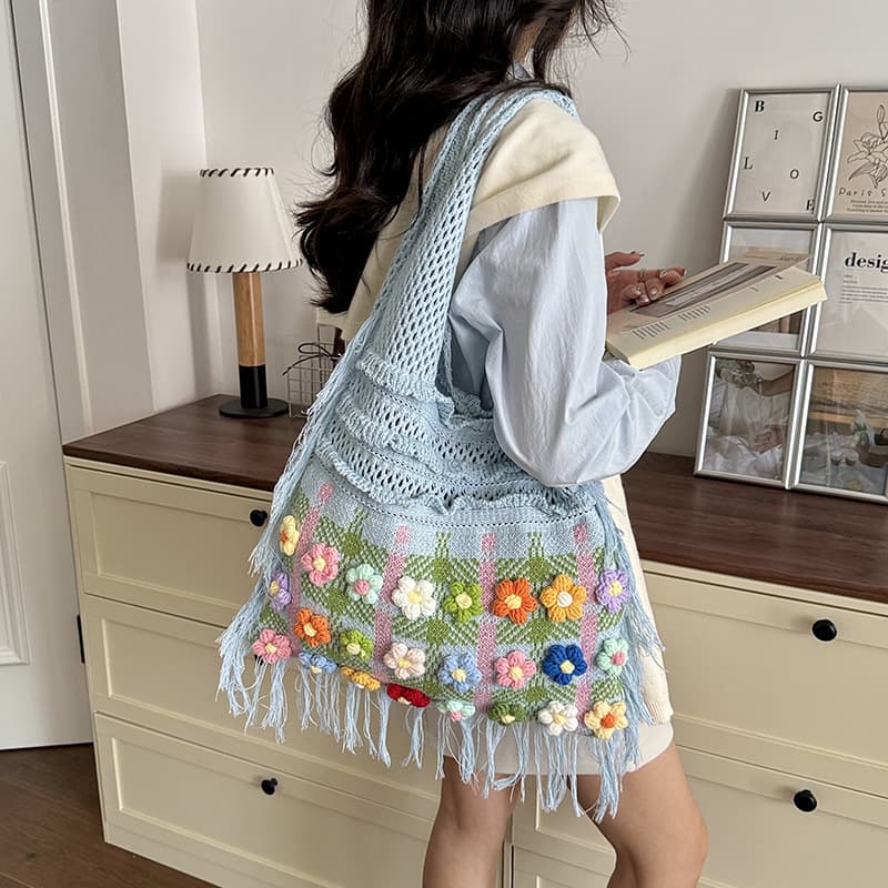 Cross-border lazy style knitted bag women's 2026 new contrast color holiday shoulder bag large capacity commuter tote bag
