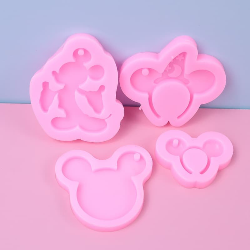 Cross-border DIY Mickey Minnie Keychain Epoxy Mold Creative Jewelry Decoration Mirror Resin Silicone Mold