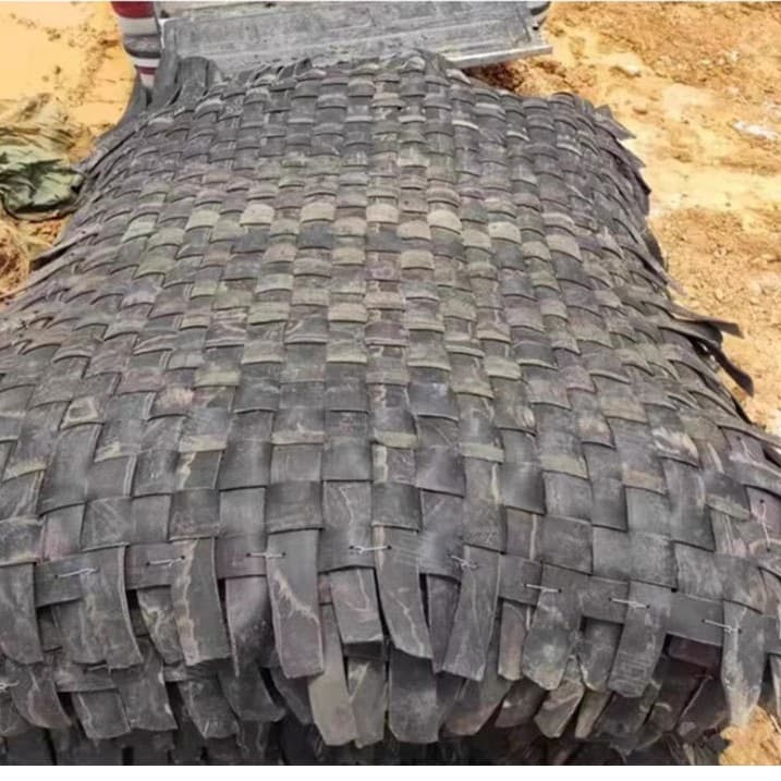 Support custom blasting cover, 1.8*2m high-strength steel wire tire protection net conveyor belt anti-flying stone blasting cover.