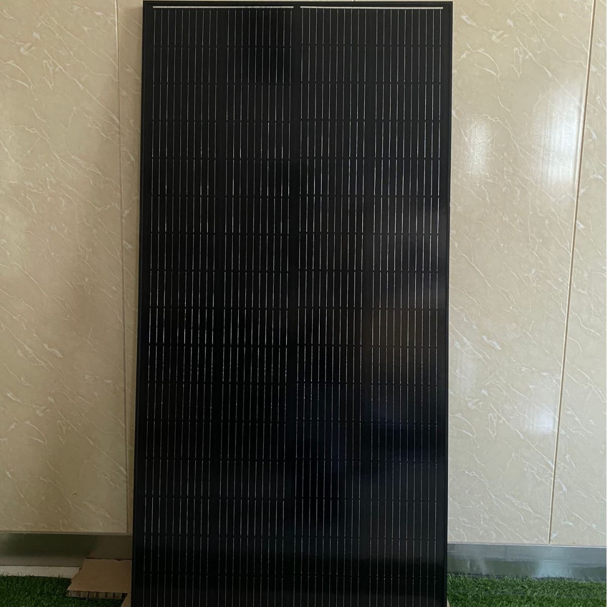 240W Outdoor Home All-Black Monocrystalline High-Efficiency Solar Panel Photovoltaic Solar Power System