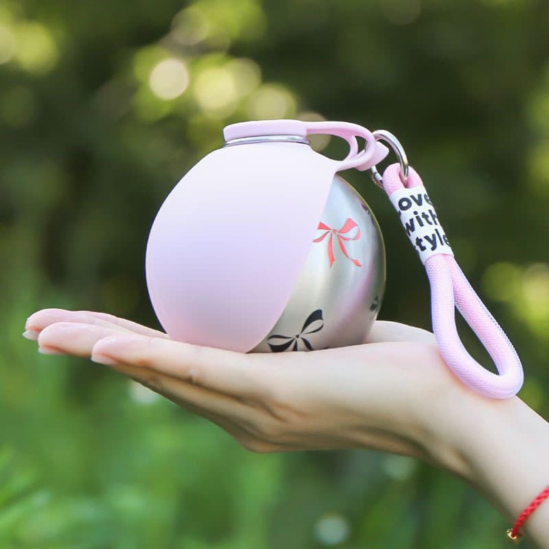 Popular Pet Supplies Stainless Steel Water Bottle for Cats and Dogs, Round Portable Water Cup with Hook, Foldable Silicone Outdoor Water Dispenser