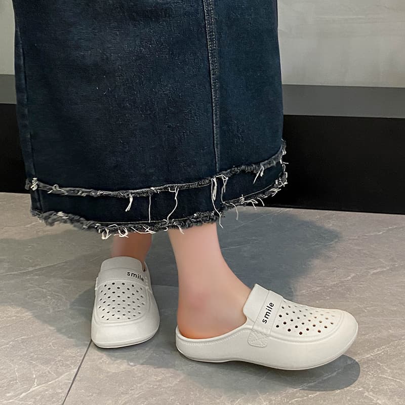 Women's Summer Clog Sandals, Anti-Slip EVA Slides with Covered Toe, Comfortable Nurse Shoes for Students