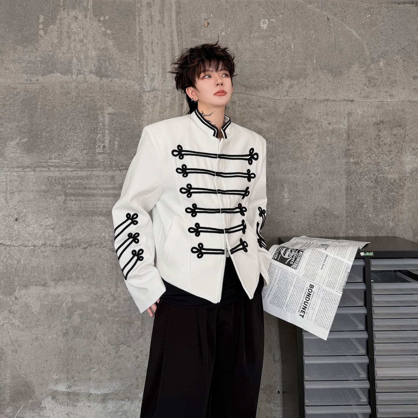 Retro Stand Collar Short Jacket for Men Autumn New French Court Style Black and White Contrast Webbing Band Jacket