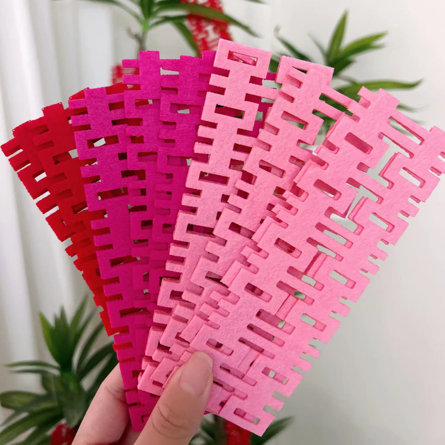 Thickened 2mm non-woven fabric with the word "Happy" wedding room decoration layout long strips with the word "Happy" wedding pendant felt "Happy" word stickers