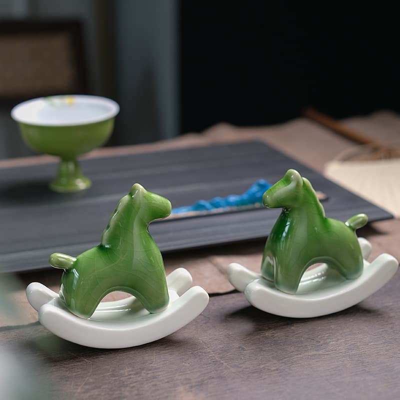 Ceramic Green Horse Tea Pet Ornament, Exquisite Design, Creative Rocking Pony Home Decor, Suitable for Living Room and Study Rooms.