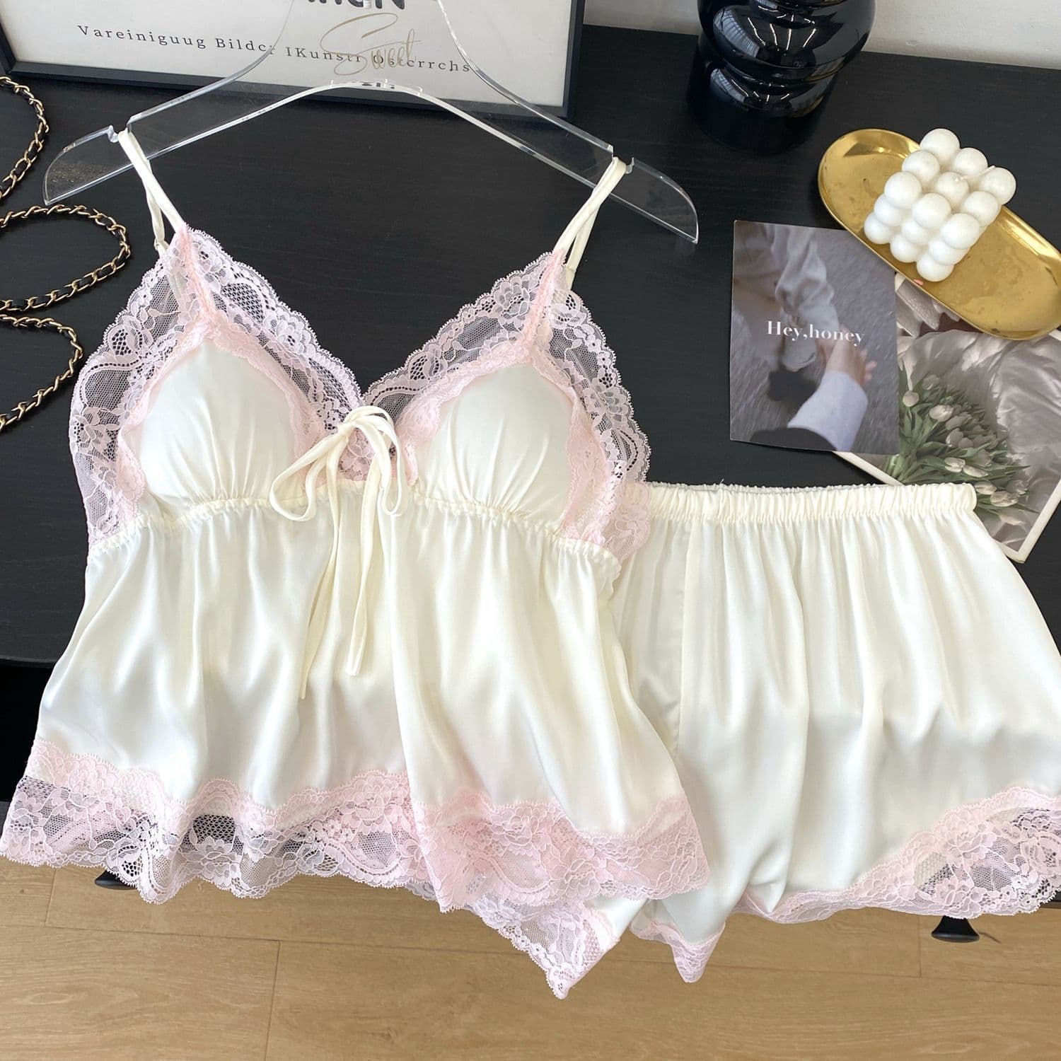 Four-Color Bestseller Summer Camisole and Shorts Sleepwear Set with Padded Bra, Ice Silk Fabric, Women's Heavy Craftsmanship Palace Style Sexy Lace Set