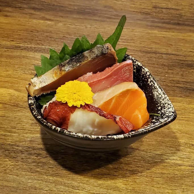 Japanese-Style Ceramic Small Plates, Soy Sauce Dishes, Buffet Sashimi Plates, Dessert Plates, Appetizer Plates, Decorative Plates, Commercial Wasabi Dishes