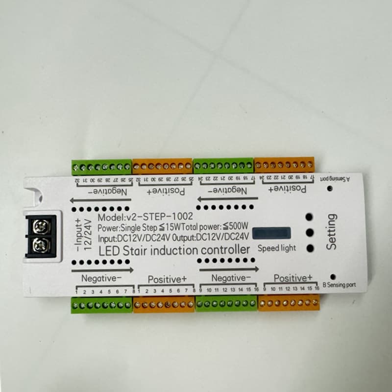 English version of the new human body induction single-step staircase light 32 steps gradually light up the light bar running water step controller