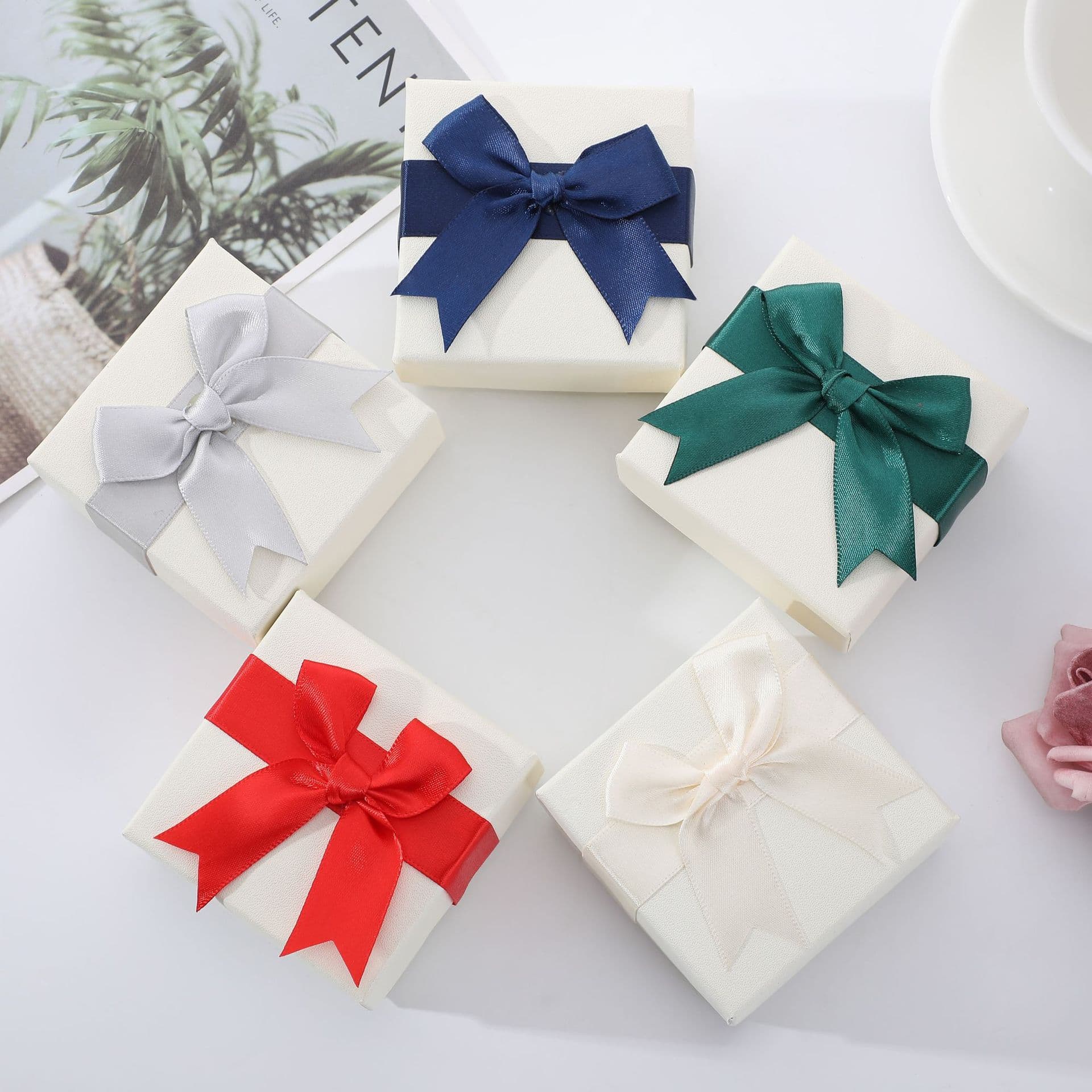 Factory direct supply of bow ribbon jewelry packaging box jewelry box heaven and earth cover gift box small square box wholesale