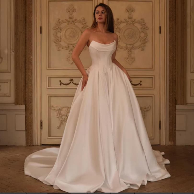 2026 New Satin Wedding Dress with French Elegance and High-Quality Texture for Petite Brides with Long Train