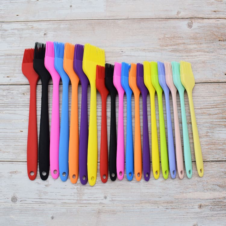 Silicone all-in-one full-coverage oil brush, 21cm small silicone brush, barbecue brush, silicone brush.