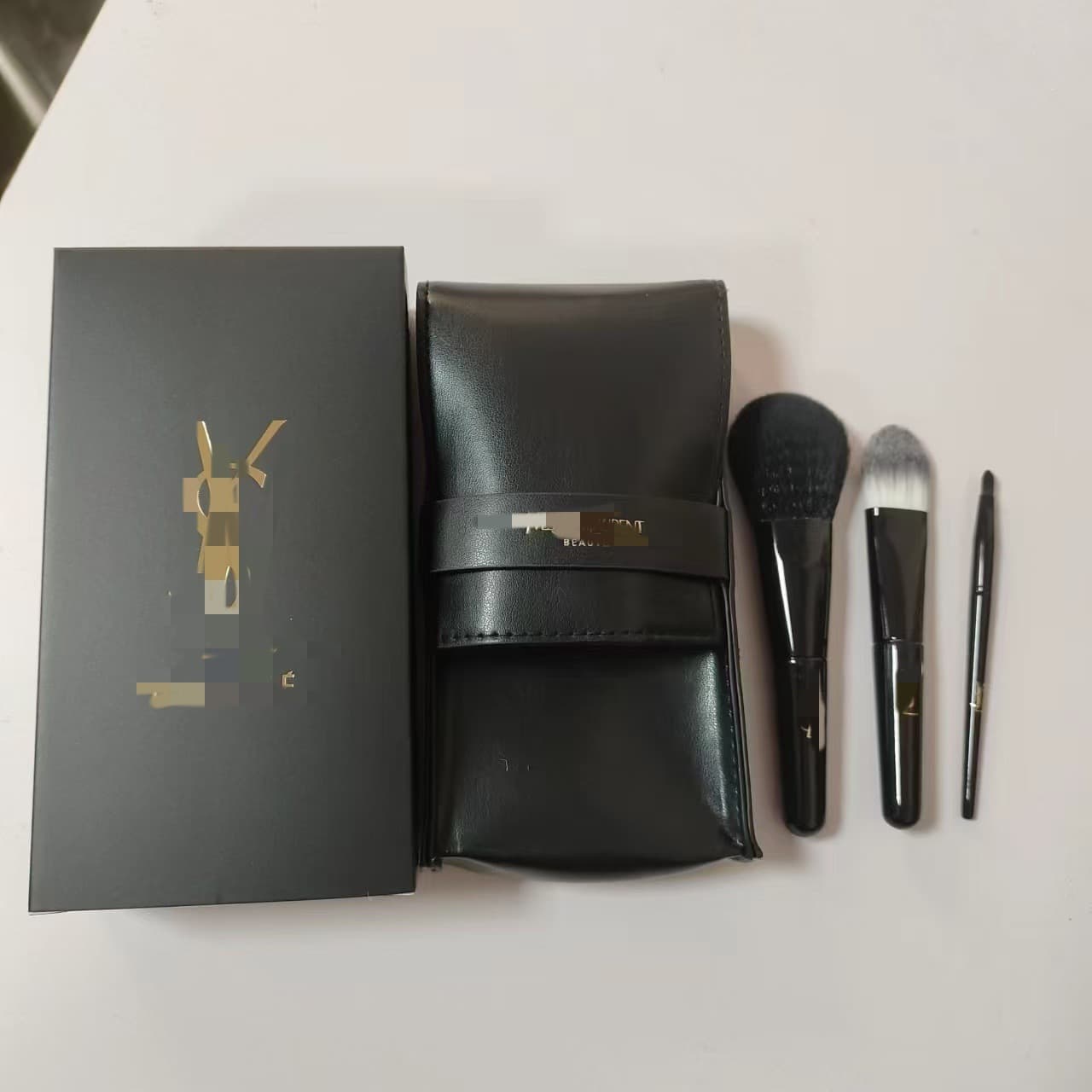 Y Home Liquid Foundation Brush Loose Powder Brush Blush Brush Portable Travel Makeup Brush Comes with 3 Portable Brush Bags