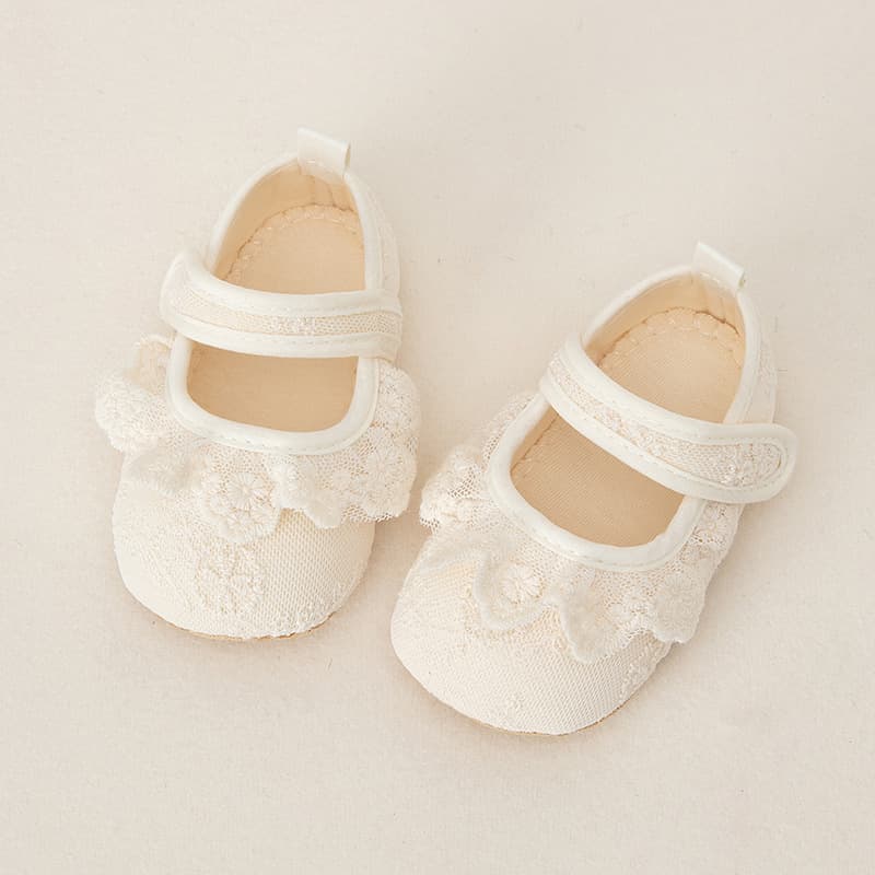 Princess Lace Trim Soft Bottom Baby Girl Shoes Spring Collection Breathable Comfortable Cotton Lined Slip-On Sneakers