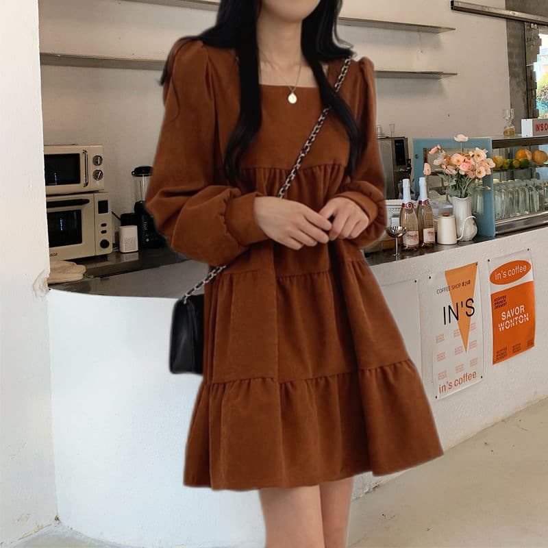Maternity dress, plus-size, spring and autumn, little black dress, loose fit, autumn and winter, square neck, Chanel style.