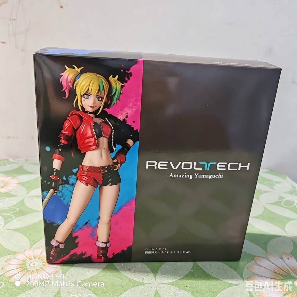 Domestic Suicide Squad Revoltech DC Harley Quinn Animated Version Yamaguchi Style Articulated