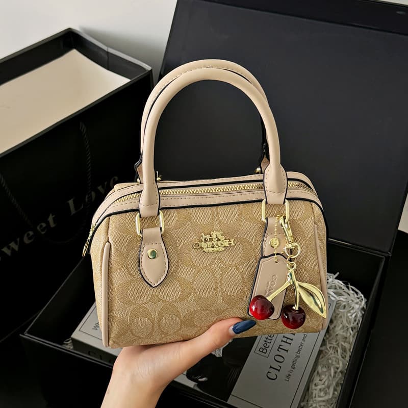 Classic Monogram Boston Women's Bag 2025 Autumn New Large Capacity Shoulder Bag Handheld Crossbody Pillow Bag Women