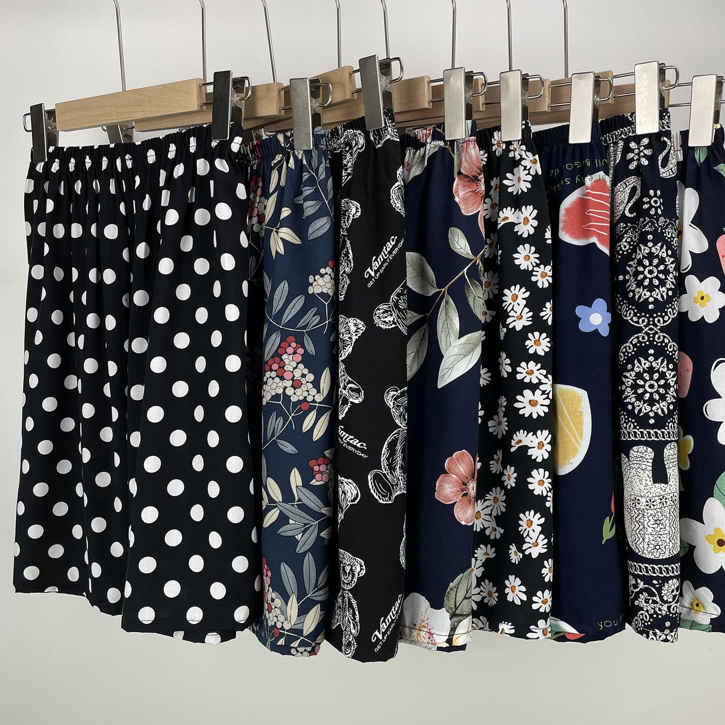 Women's summer thin cotton pajama shorts, cartoon style, home wear, four-point pants, casual shorts.