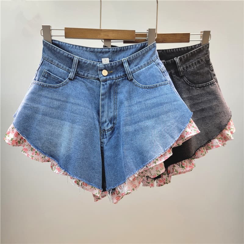 Vintage Pink Floral Patchwork Faux Two-Piece Denim Shorts for Women 2026 New Youthful Sweet High-Waist Slimming Pants