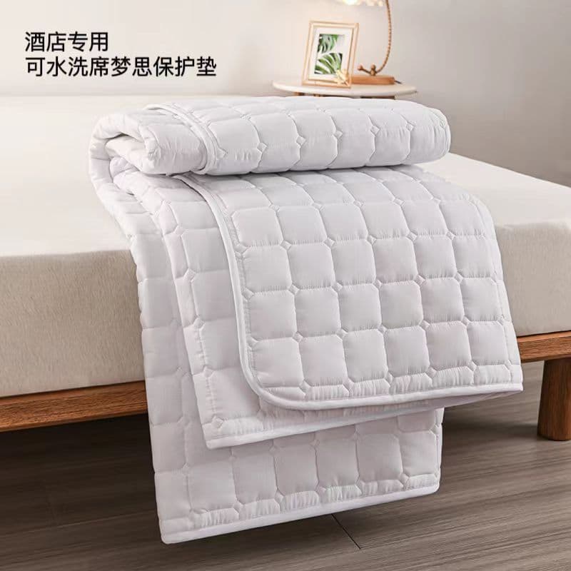Hotel Mattress Soft Pad Topper Protector Non-Slip Breathable Stain-Resistant Washable Foldable Home Mattress Guard