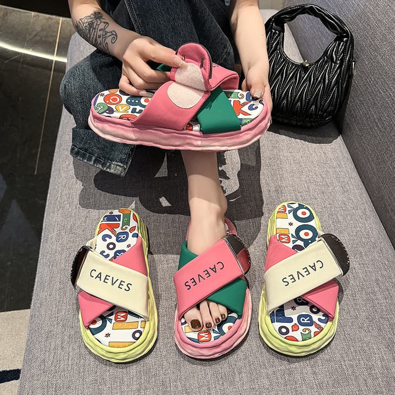 Women's Summer Thick-Soled Sandals and Slippers, New Online Popular European Graffiti Beach Sandals with a Soft Stepping Feel