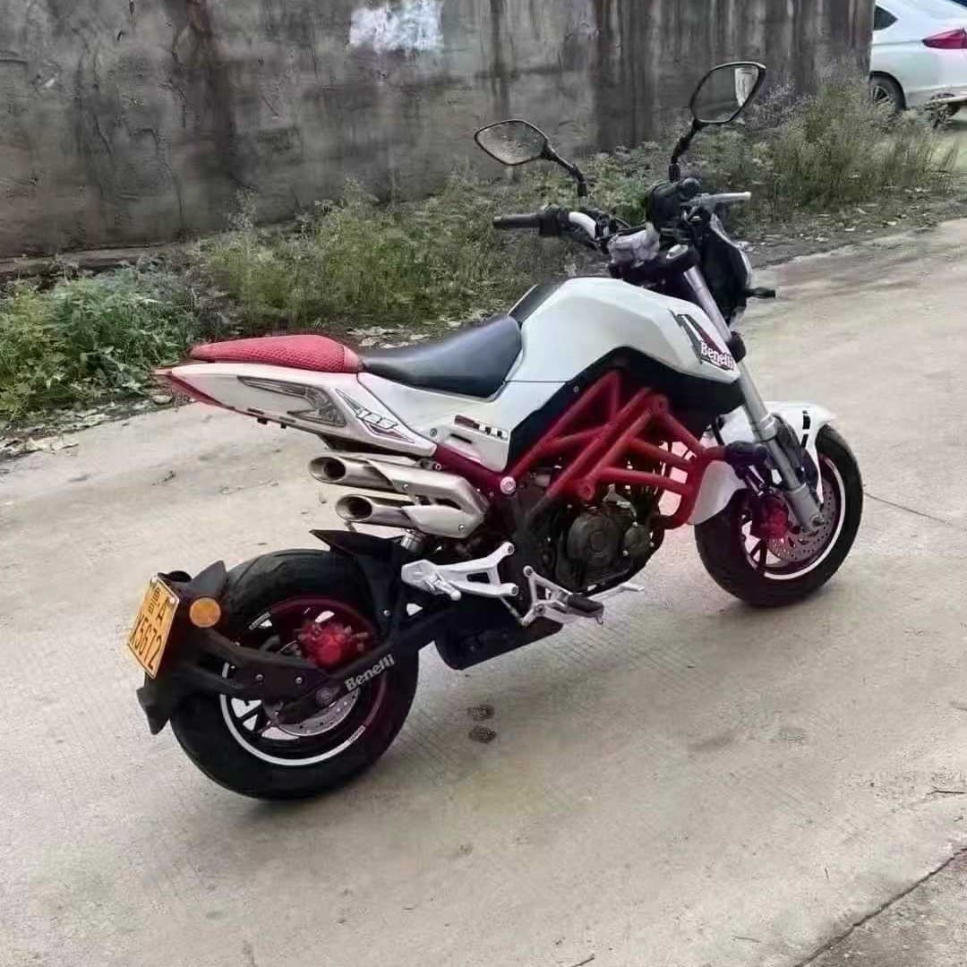 Benelli TNT 150cc Motorcycle White-Red Color Street Bike for Men Fuel Powered