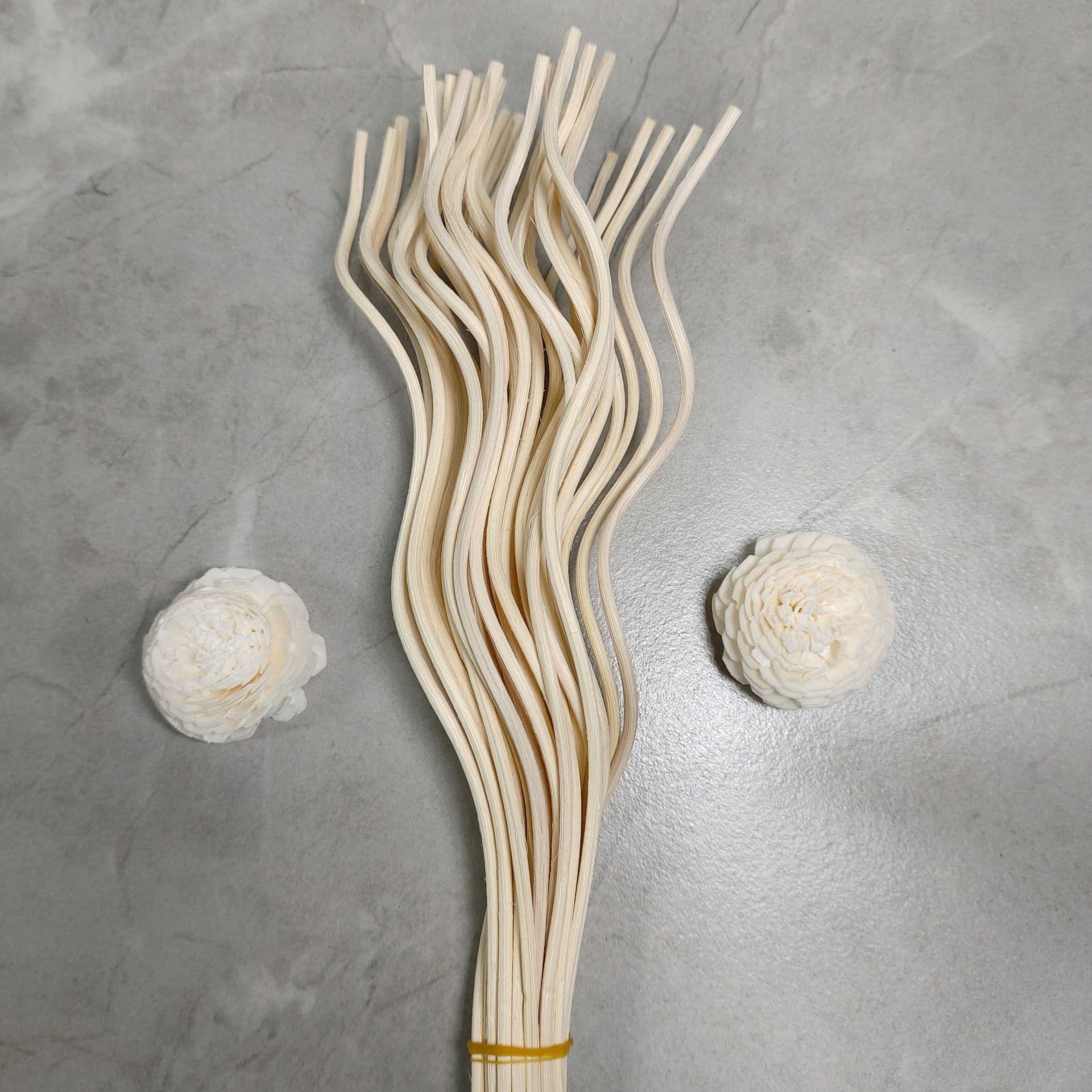 Factory direct wholesale flameless aromatherapy rattan diffuser sticks, high-end, long-lasting fragrance for hotels and homes.