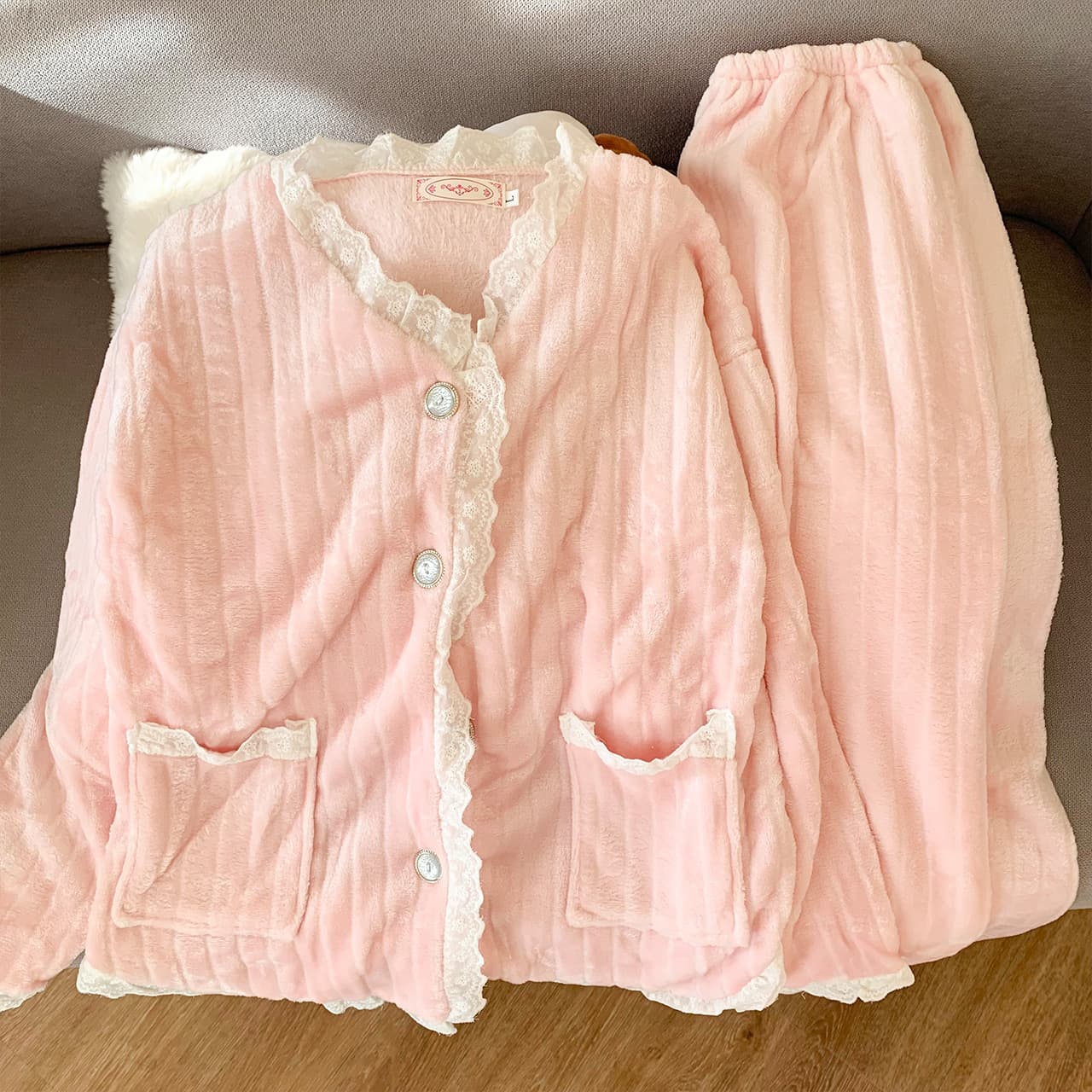 2026 Autumn and Winter Coral Velvet Outer Cardigan Pajamas Women's Long Sleeve Fairy Suit Sweet and Cute Home Clothes