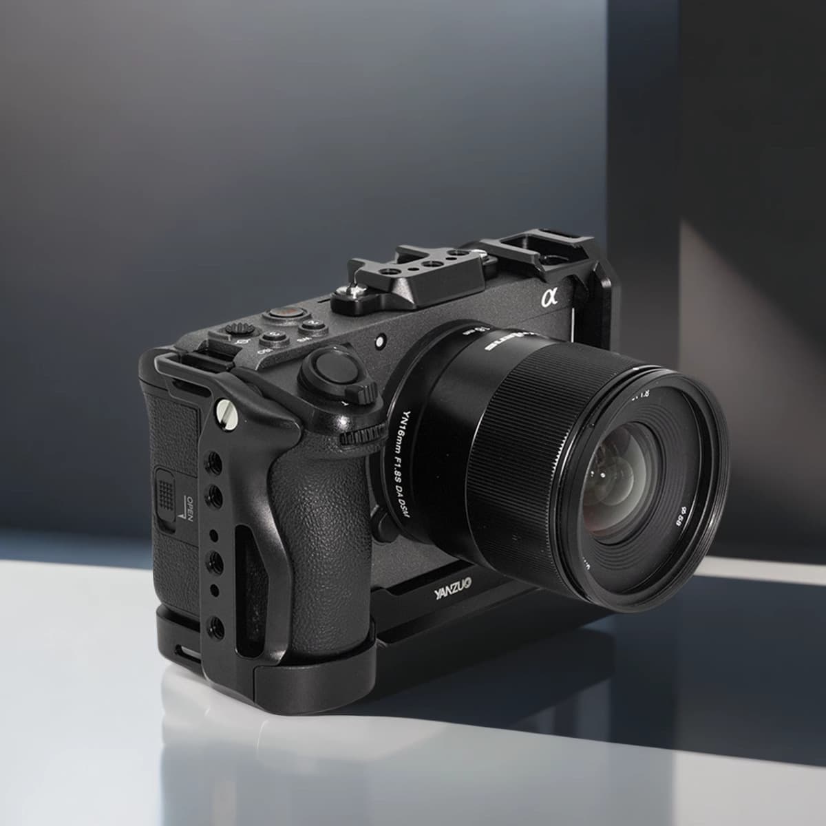 Yanzuo Cage for Sony FX3 FX30 Camera Stabilizer Vertical Video Expansion Protection Frame Quick Release Plate
