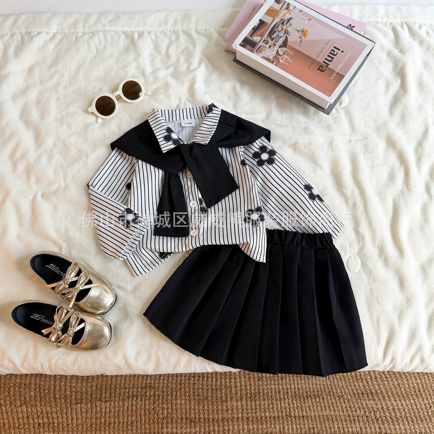 Girls Black and White Striped Floral Blouse Set Turn-down Collar Long Sleeve Top Black Pleated Skirt Cross-border