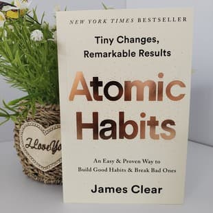 Bestseller: Atomic Habits (English Edition, Gold Foil Cover)