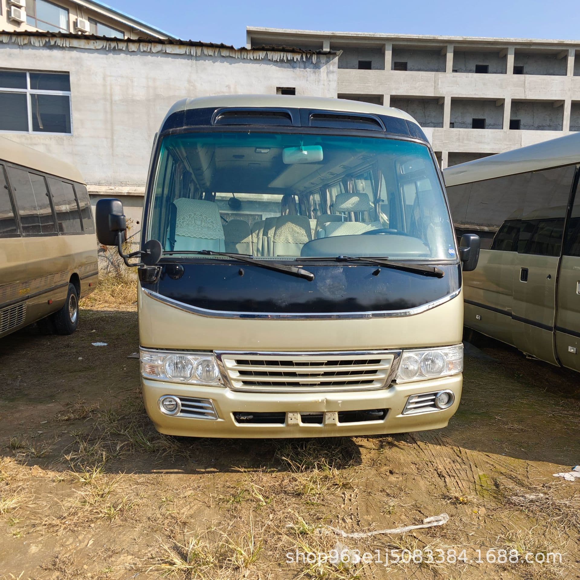 Used Toyota Coaster (National III emission standard), 30 horsepower engine, 23-seater commercial vehicle for cross-border export.