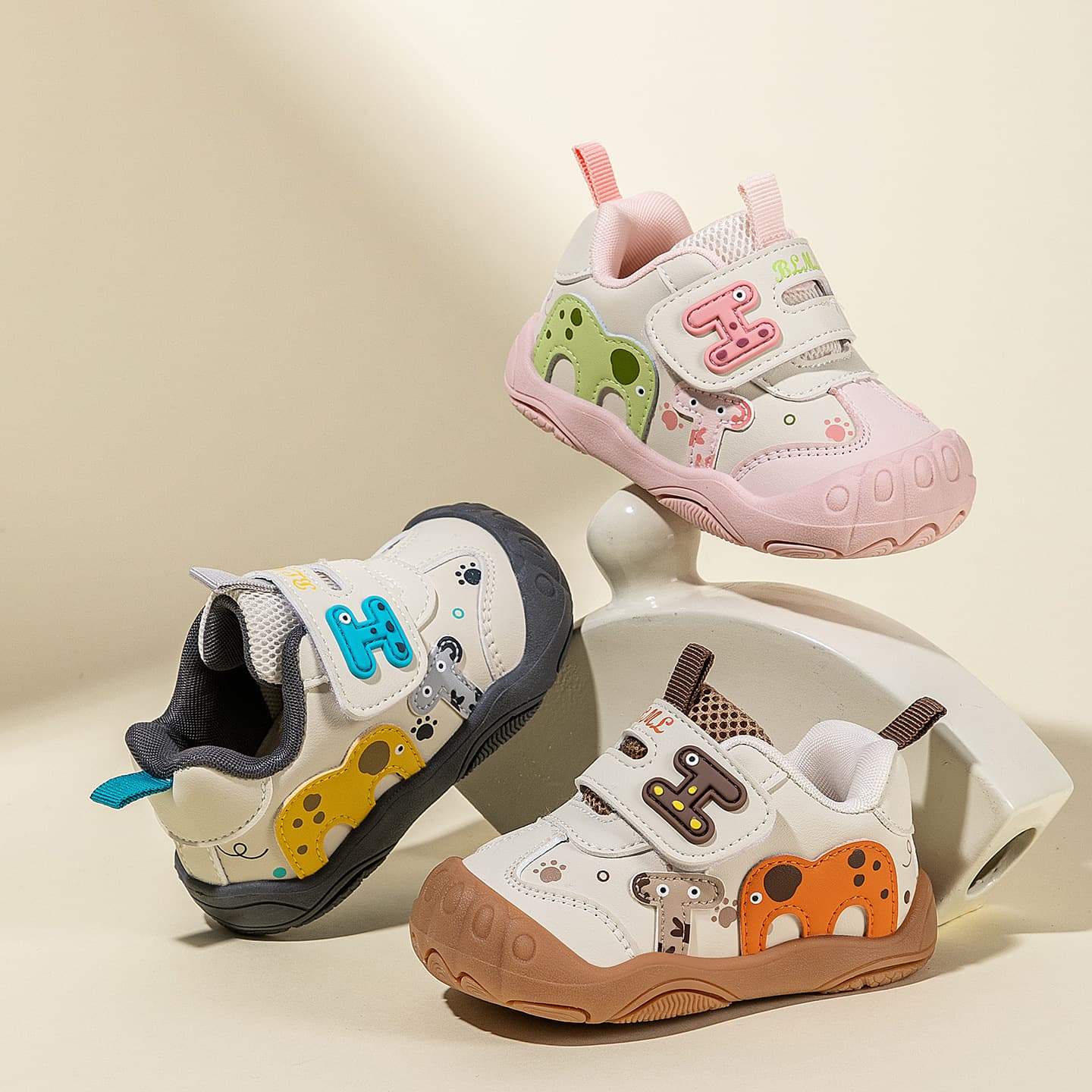 Children's Shoes 2026 Autumn New Toddler Shoes for Boys Soft Sole Cartoon Kids Shoes Non-Slip Breathable Single Shoes for Girls
