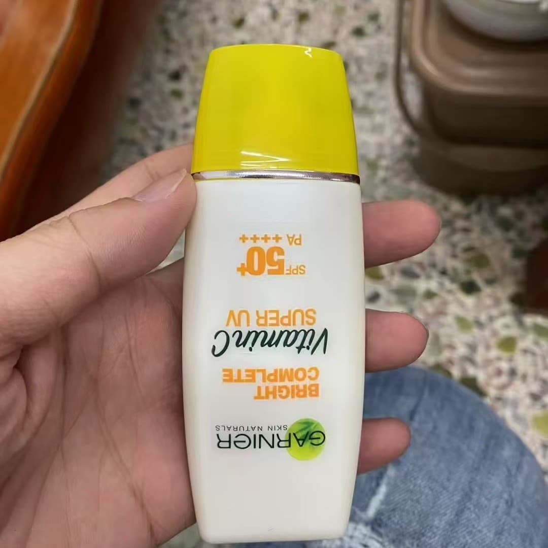 Garnier Sunscreen 30ml High Protection UV Defense Hydrating Lightweight SPF50+