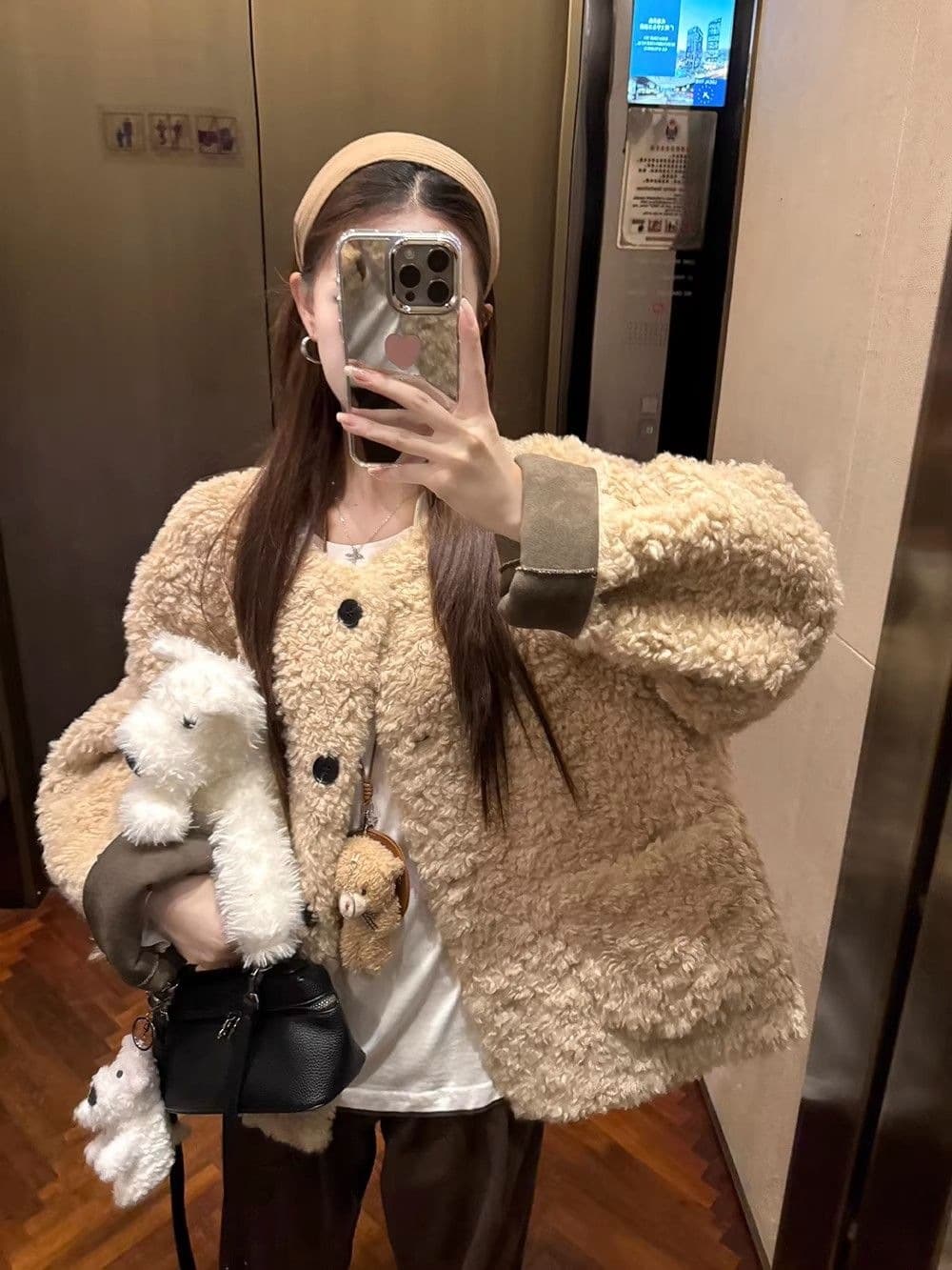2026 Winter Round Neck Faux Lamb Wool Jacket Women Short Thick Shearling Fur Loose Fur Top
