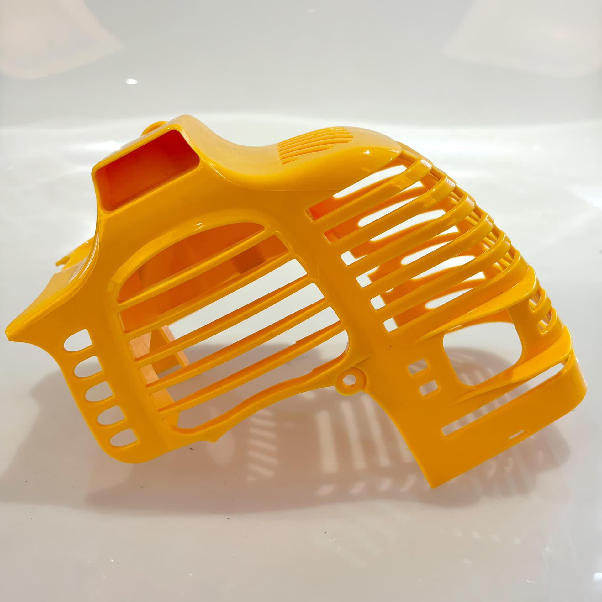 Factory direct supply of gasoline lawn mowers, lawn trimmers, brush cutters, plastic parts, cylinder covers, lawn mower casings