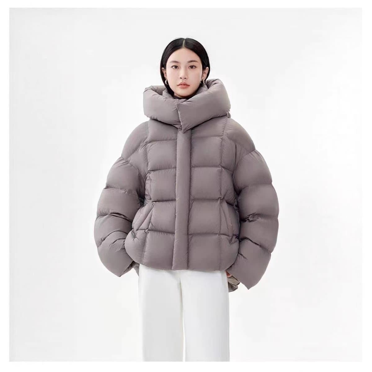2025 Women's Short Puffer Jacket Loose Fit 90% White Duck Down with Hood, Pinghu Wholesale, Casual Style, Cold-Proof, Relaxed Fit