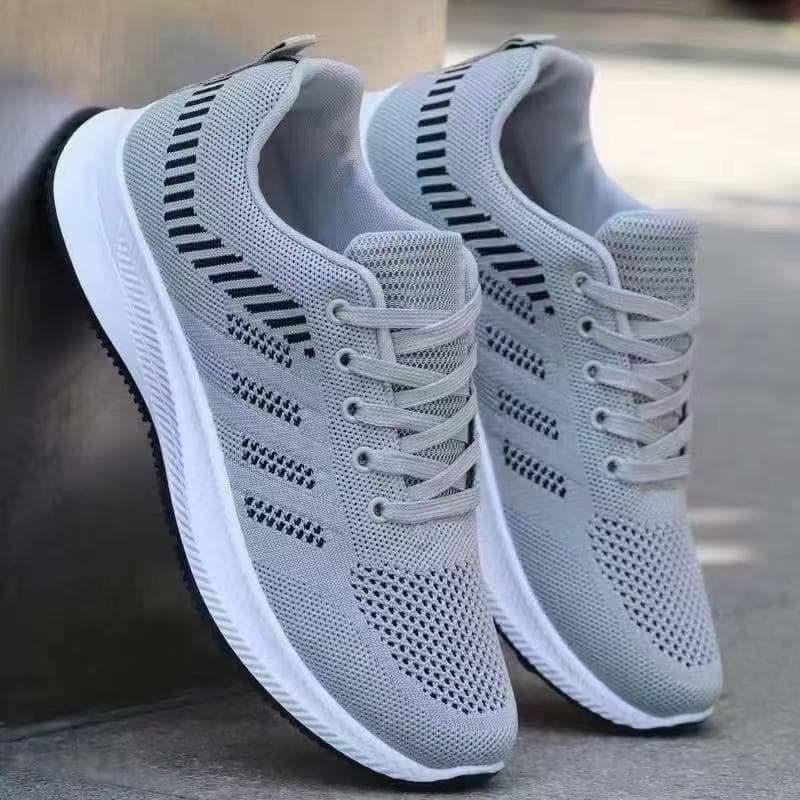 2026 New Mesh Men's Casual Sports Shoes Soft Sole Lightweight Fly Knit Running Shoes Old Beijing Cloth Shoes for Male Students